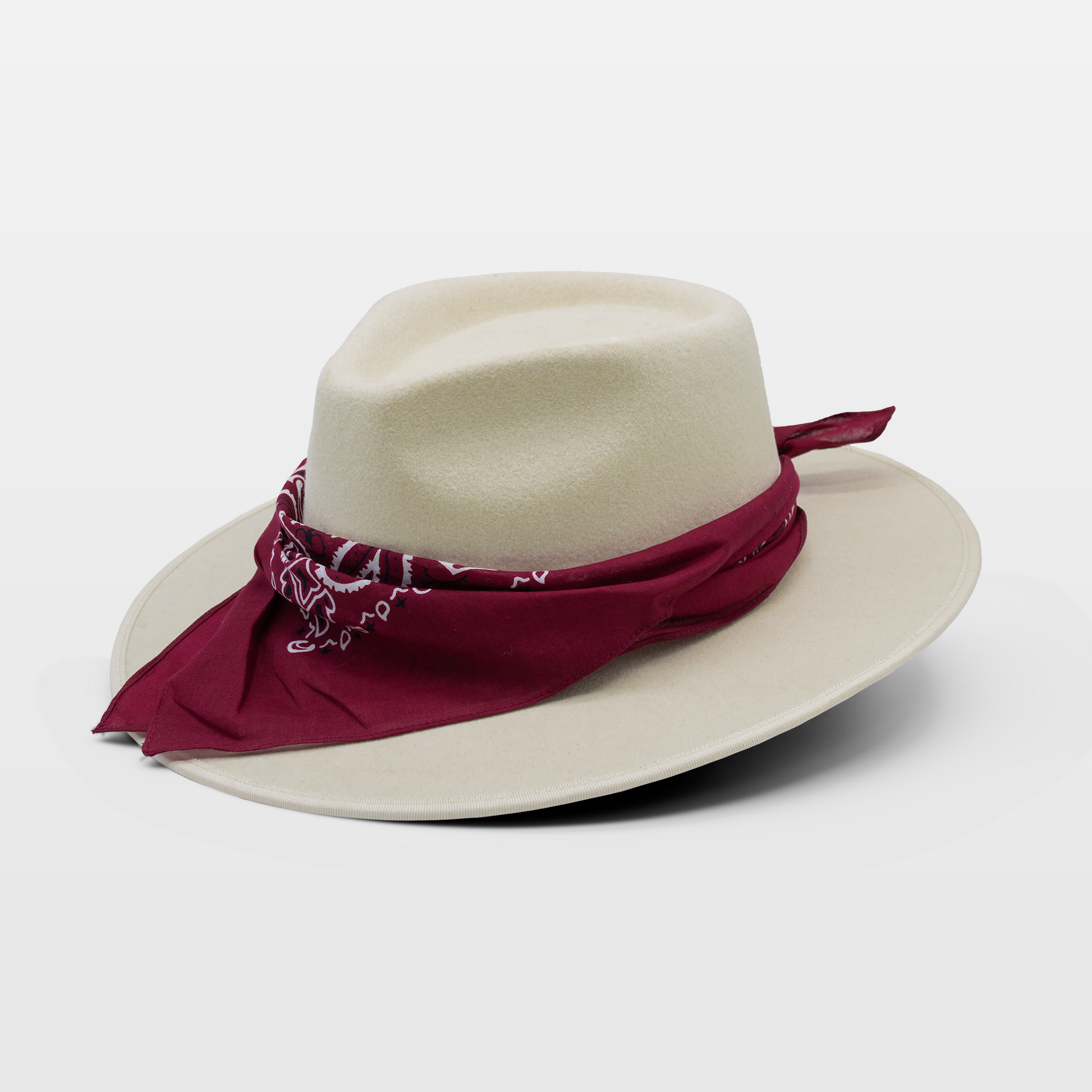 Light beige wide-brim hat with a maroon bandana detail