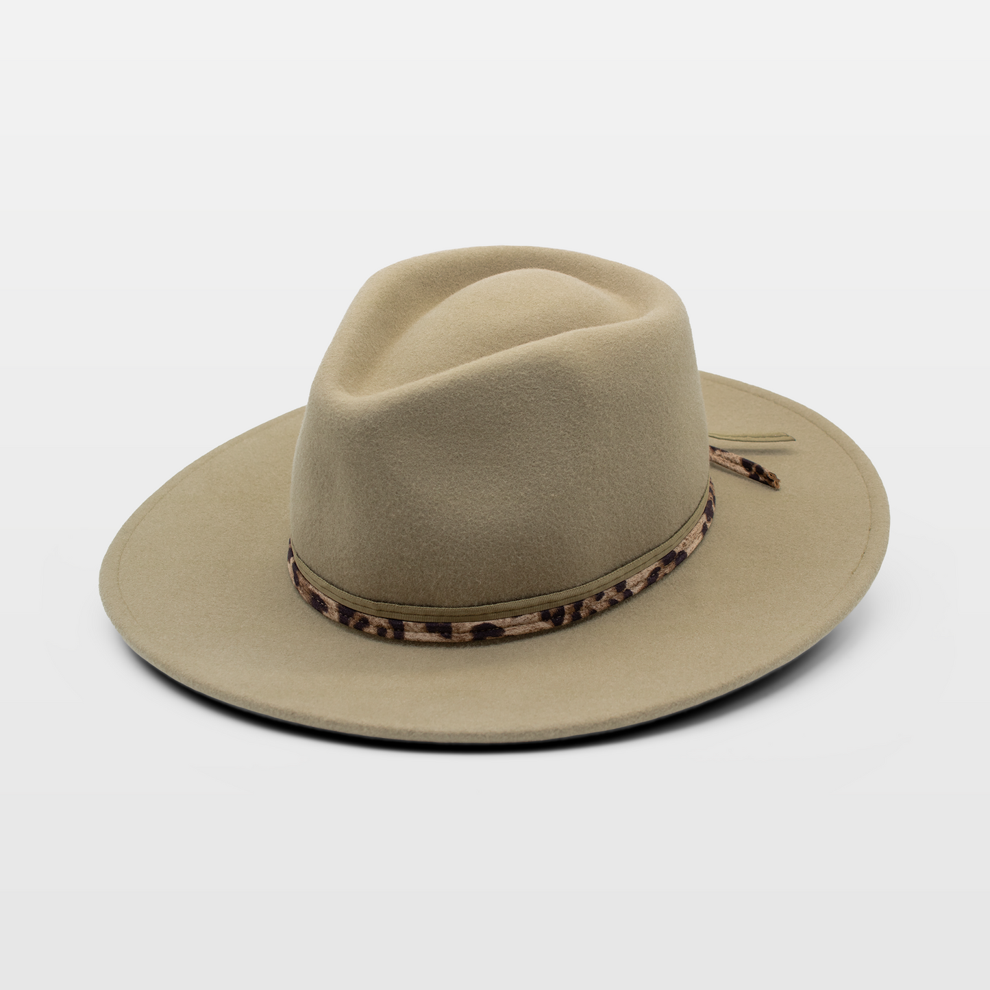 Light beige cowboy hat with a leopard-print band around the crown